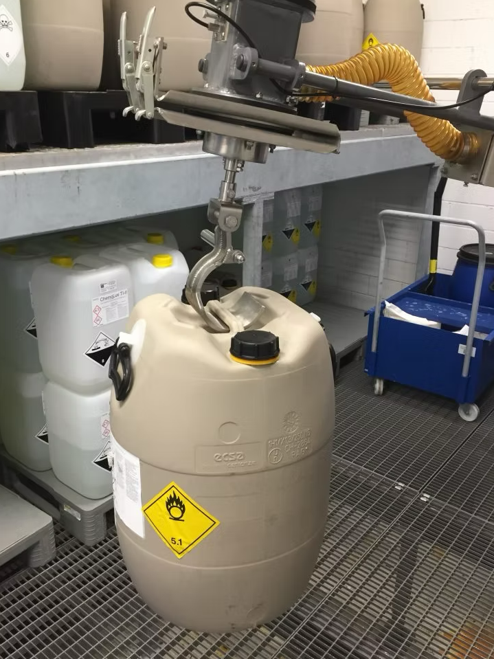 Drum handling and bucket handling with control