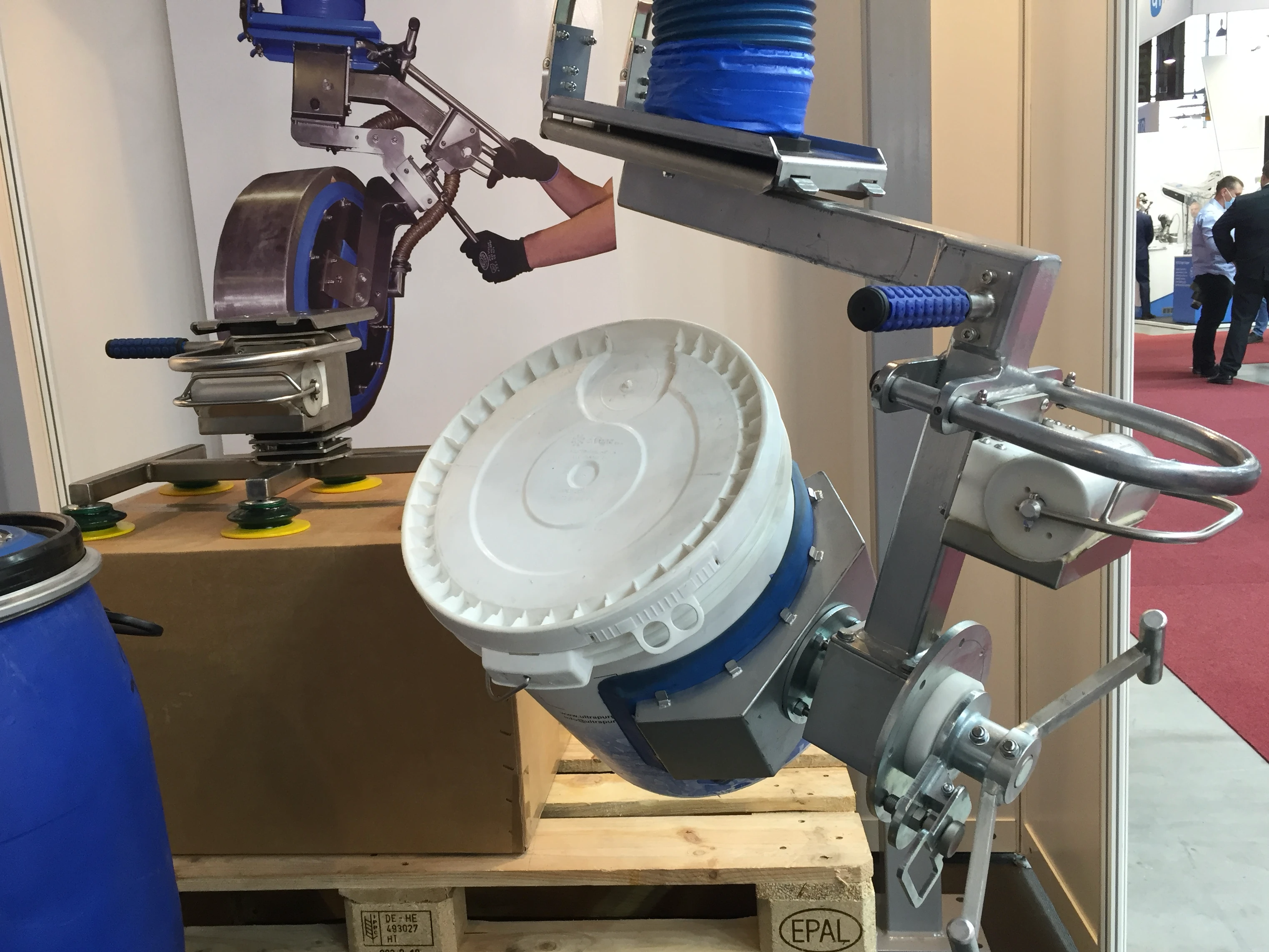 Drum handling and bucket handling with control