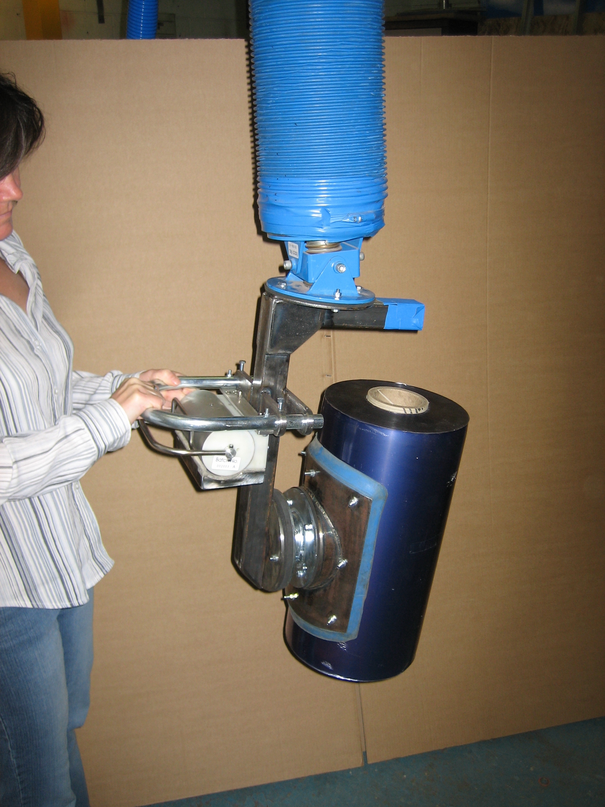 Pick up rolls, coils and cable drums safely
